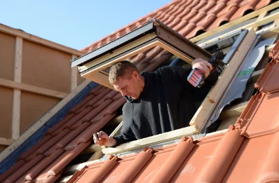 Pose de fenêtres de toit Velux à Boussais